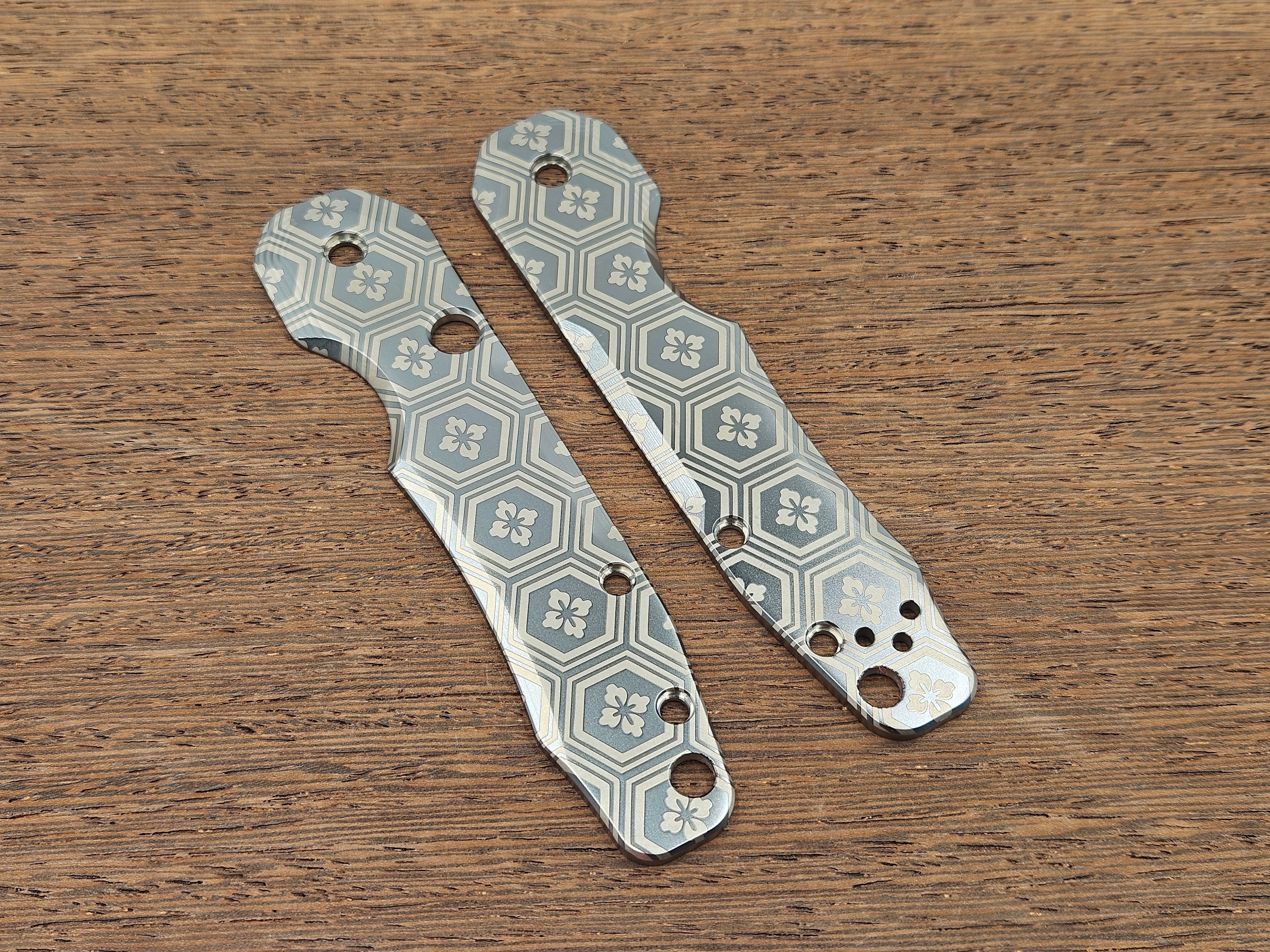 CLR Spyderco Smock<br>Titanium Standard Sakura